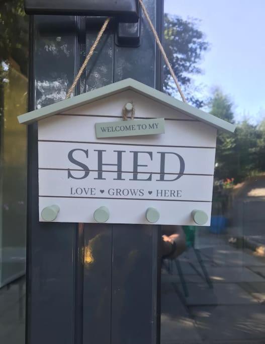 شقة The Shed . A Cosy, Peaceful, 96% Recycled, Chalet. سوانسي المظهر الخارجي الصورة